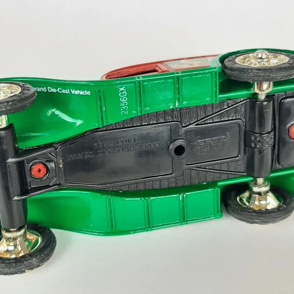 Vintage ERTL Coca Cola 1932 Ford Panel Delivery Truck Car Toy Diecast Holidays